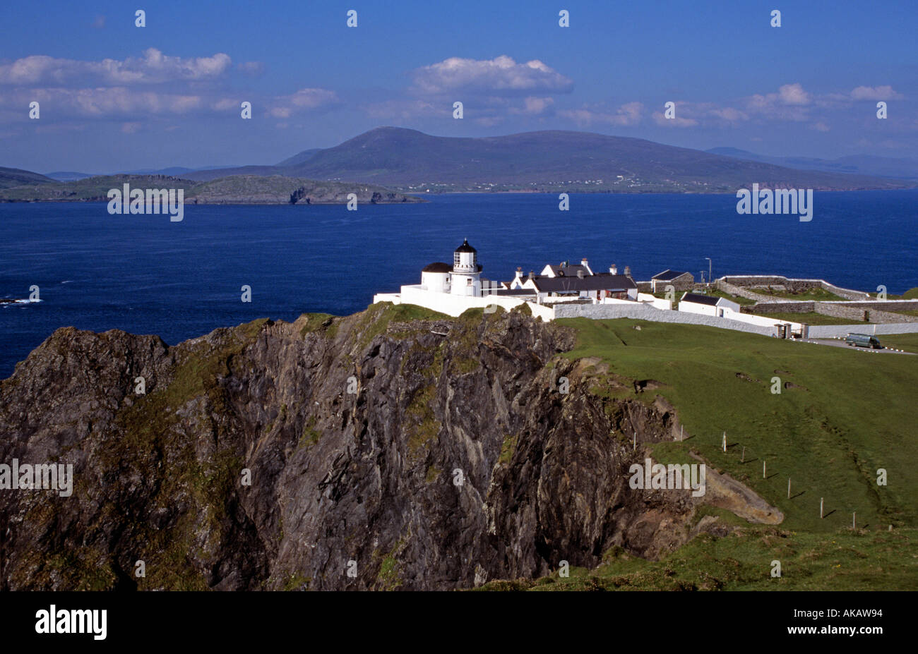 Le phare de l'île de Clare Clare Island à l'ouest de l'Irlande Banque D'Images