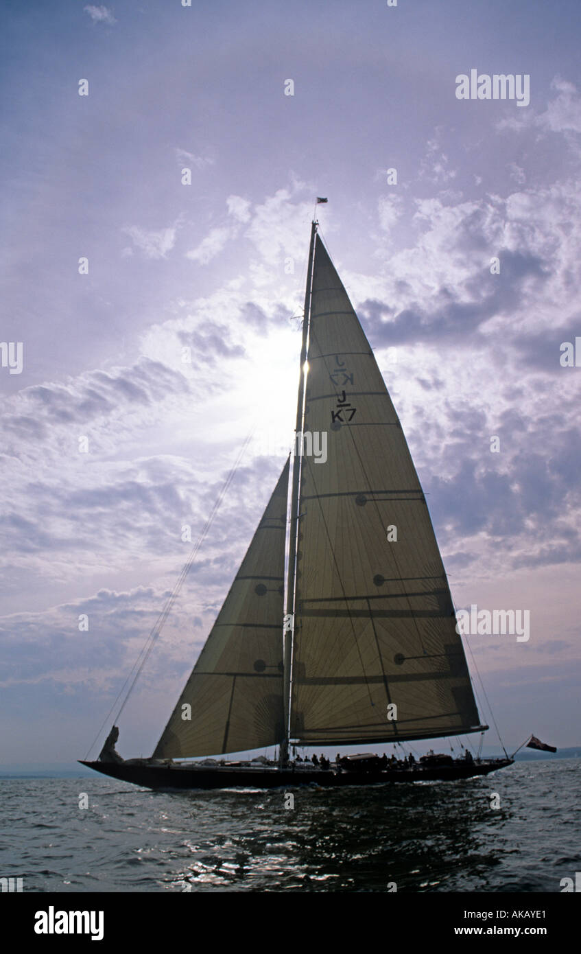 Classe J Velsheda yacht de voile silhouetté Banque D'Images
