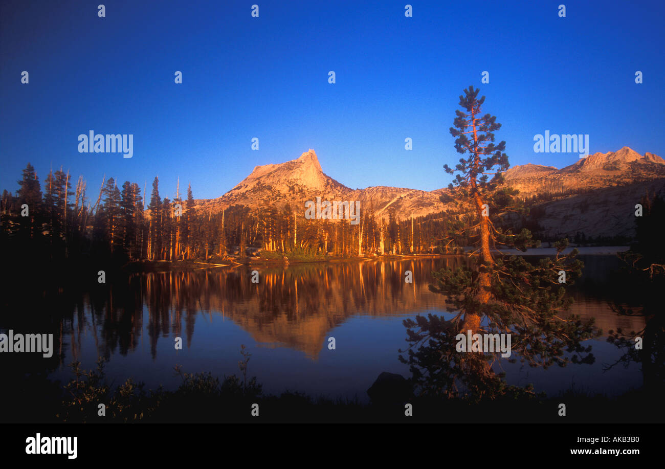 Yosemite National Park High Sierra Cathédrale Lake coucher soleil Californie USA United States of America North Banque D'Images