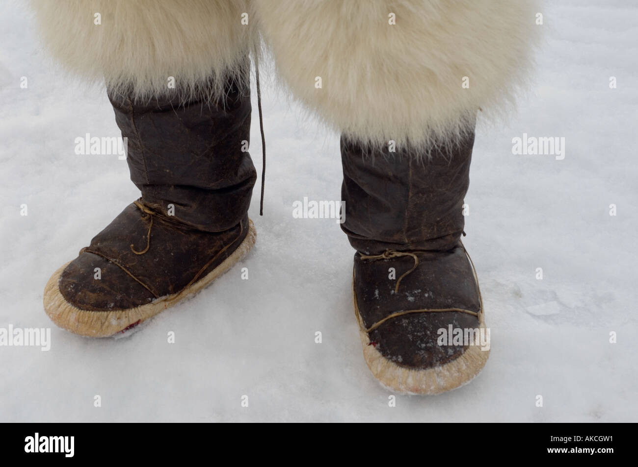 Inuit boots Banque de photographies et d'images à haute résolution - Alamy