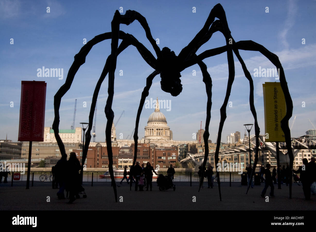 Sculpture d'araignée de Louise Bourgeois à la Tate Modern, London.uk Banque D'Images