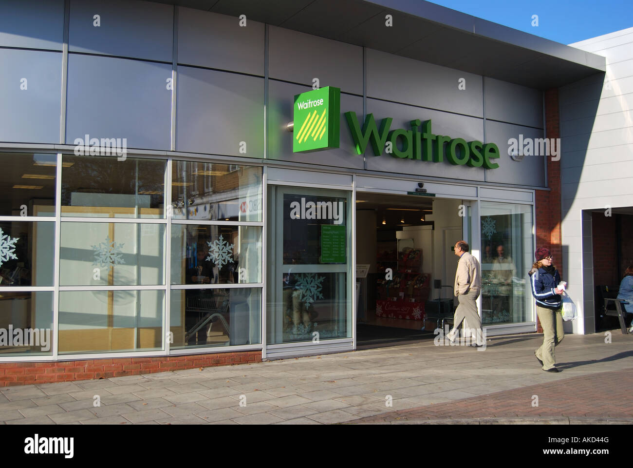 Supermarché Waitrose & Partners, Between Streets, Cobham, Surrey, Angleterre, Royaume-Uni Banque D'Images