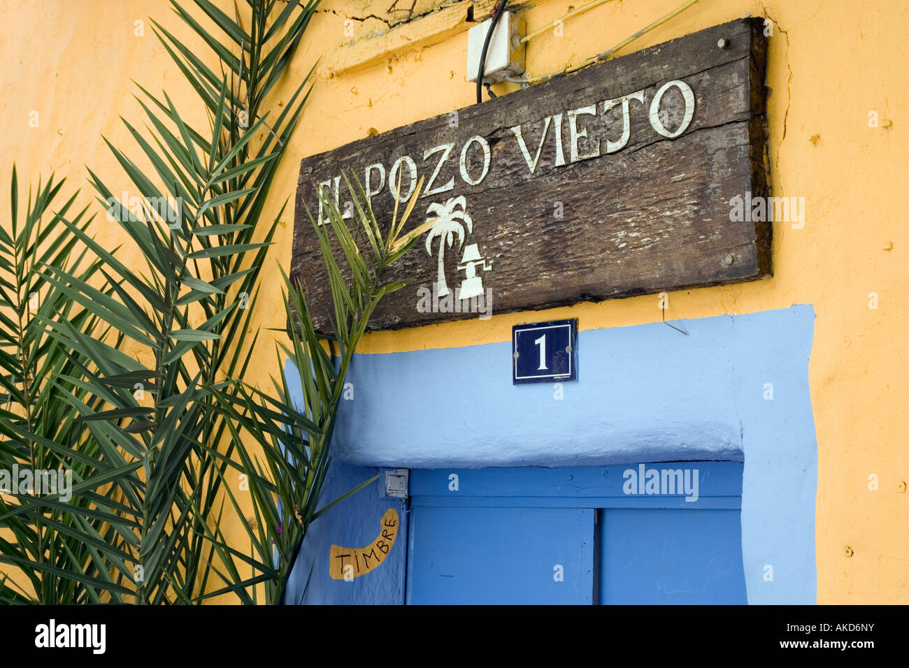 La province de Malaga Marbella Costa del Sol Espagne signe pour Restaurant El Pozo Viejo dans la vieille ville Banque D'Images