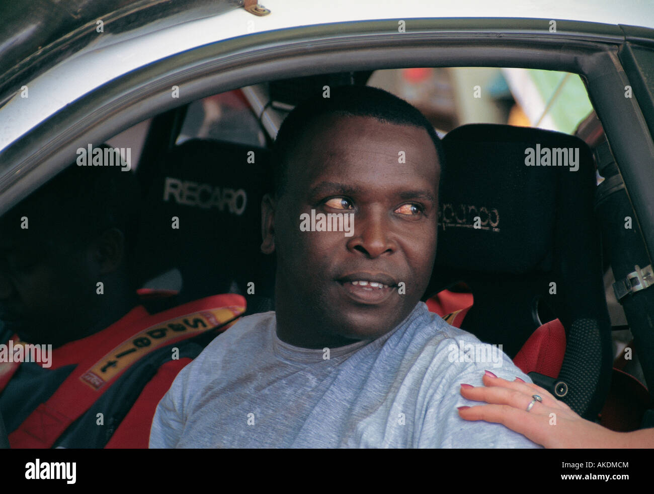 Jonathan Toroitich fils de l'ex président Moi au démarrage de Caltex Équateur Rally Nairobi Kenya Il est vu assis dans sa voiture de rallye Banque D'Images