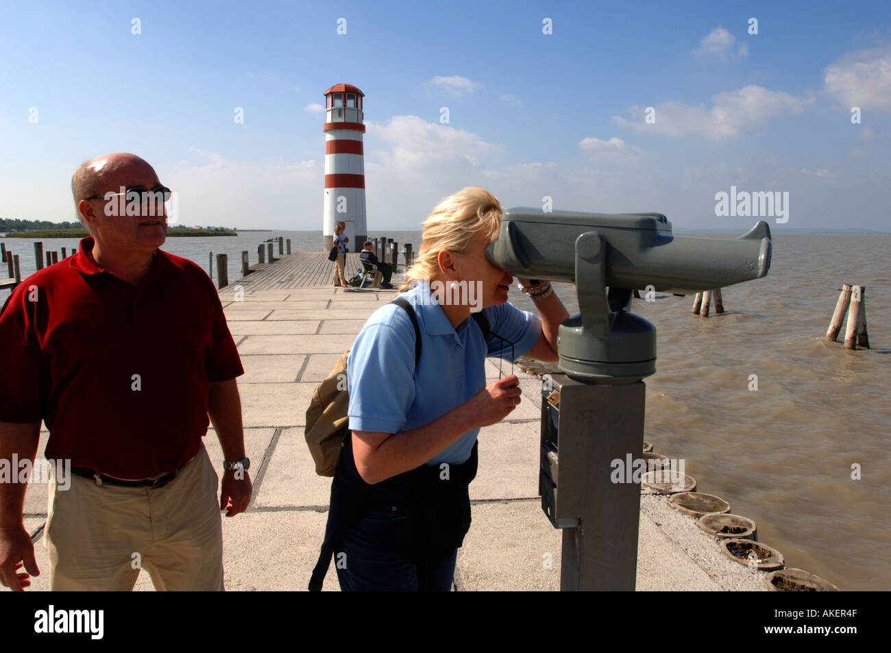 Les touristes à l'LAKE RESORT DE PODERSDORF AUTRICHE Banque D'Images