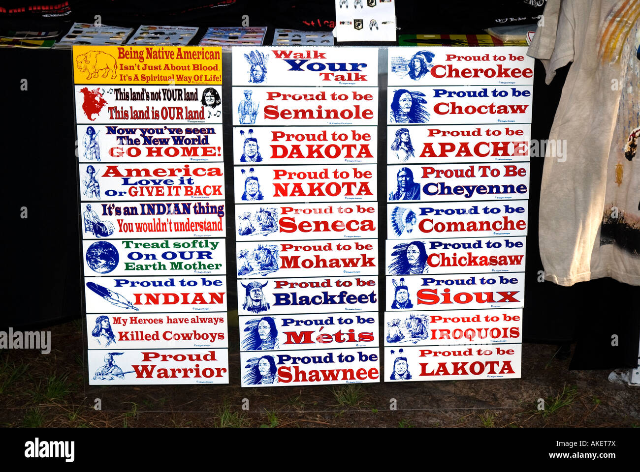 Native American bumper Stickers en vente au festival Lake City en Floride  Photo Stock - Alamy