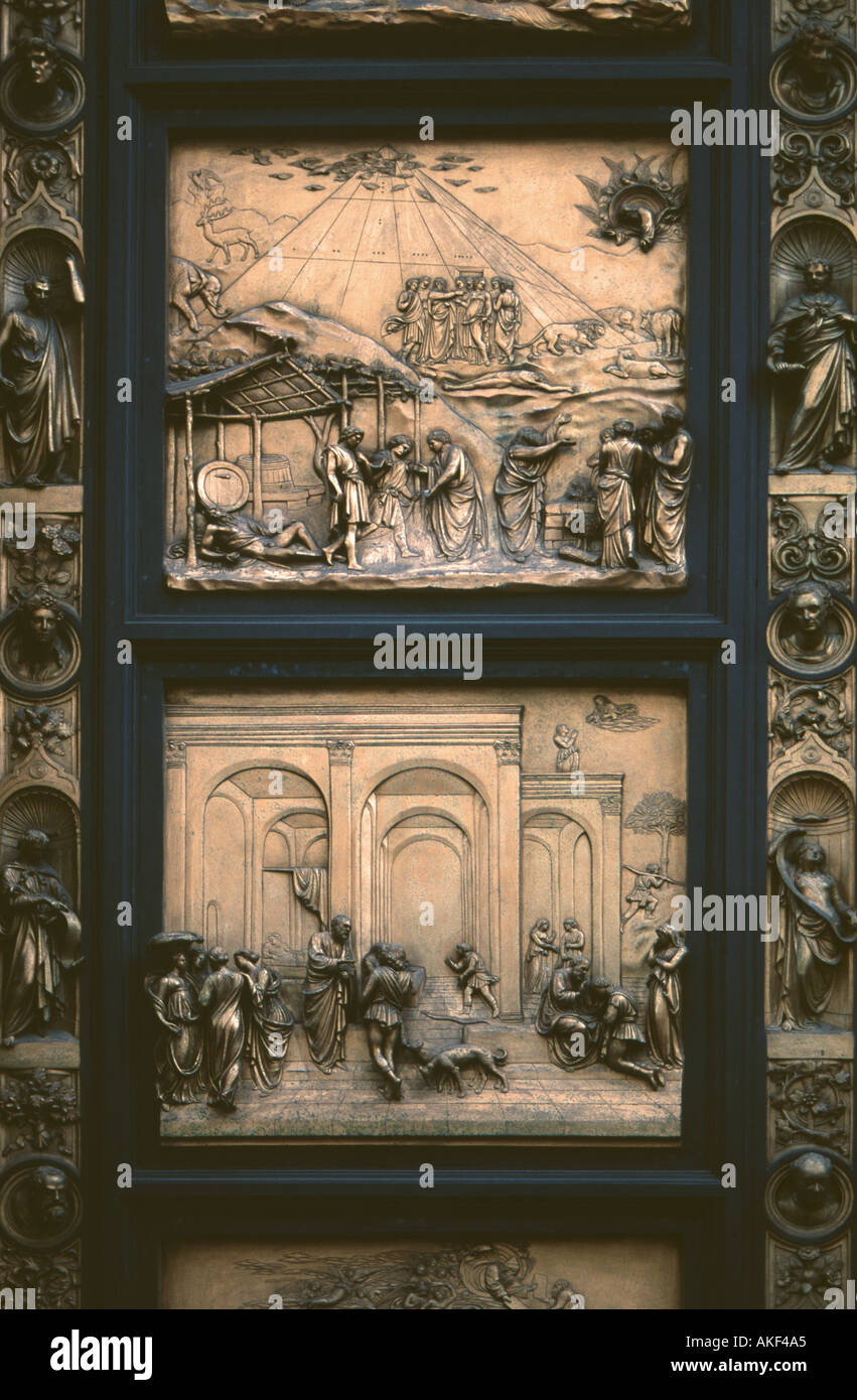 Panneaux sur les portes du baptistère de Florence Banque D'Images
