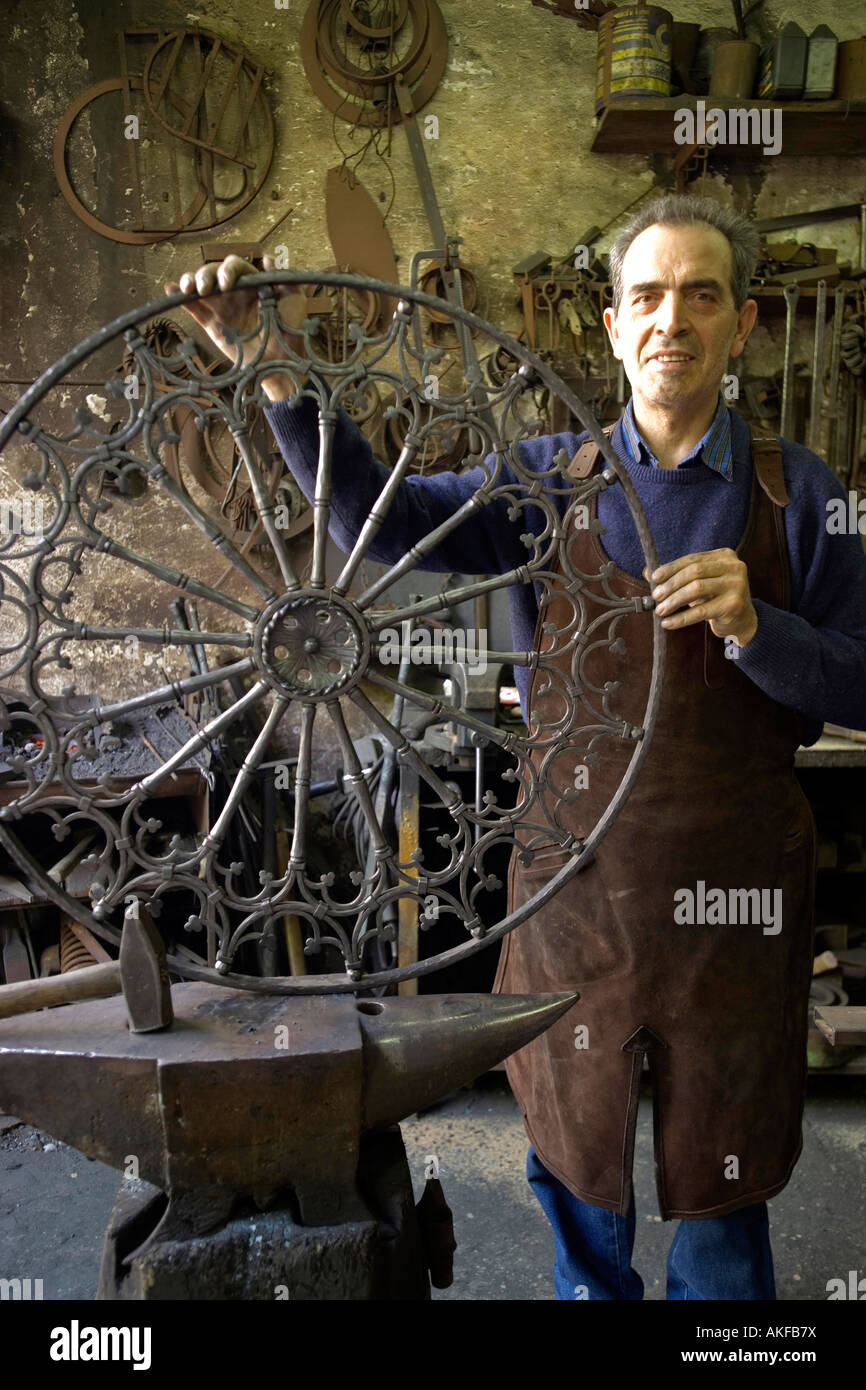 La fabrication du fer, Filippo Scioli artisan, Guardiagrele, Abruzzes, Italie Banque D'Images