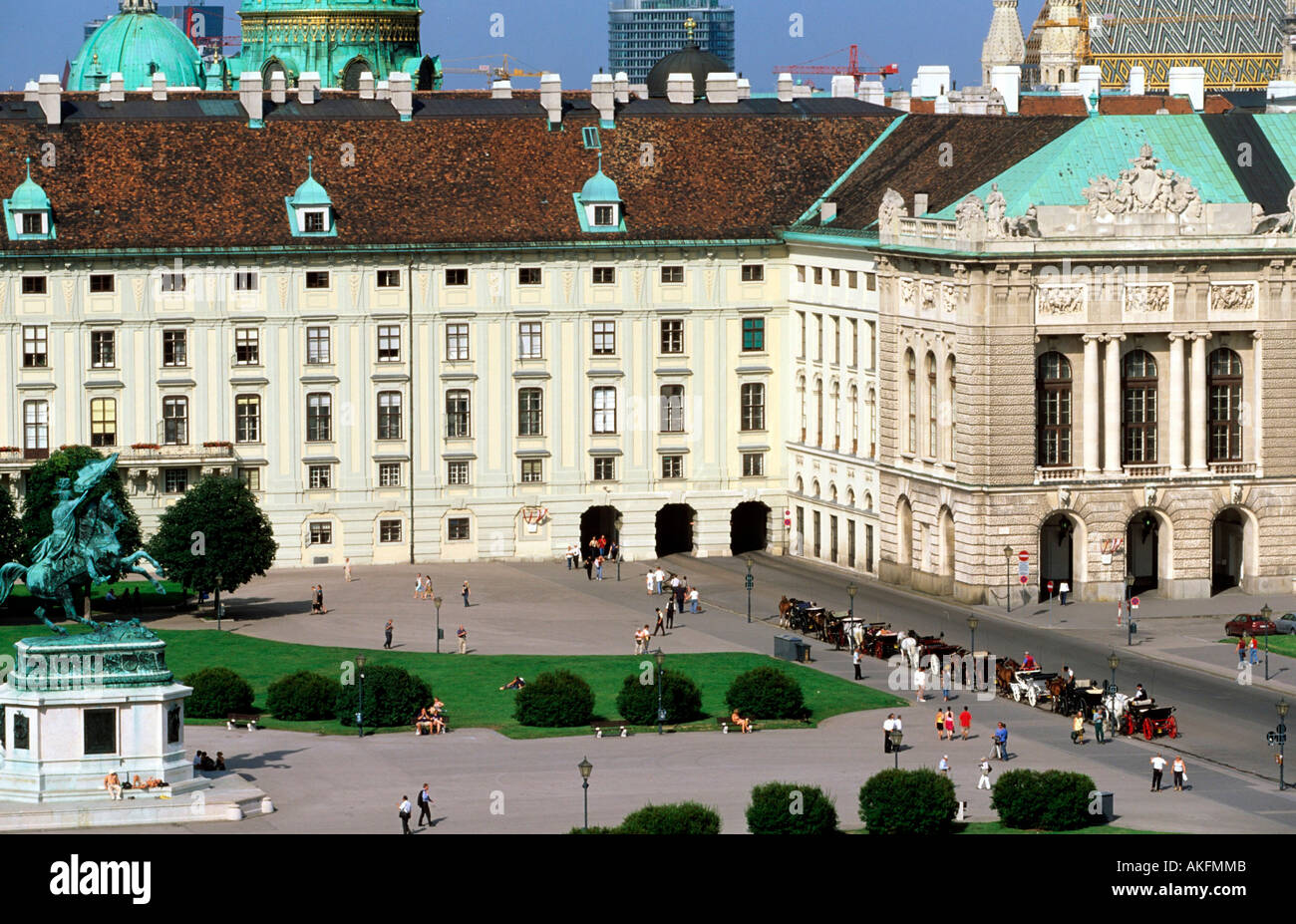 Österreich, Wien 1, Heldenplatz, Südflügel der Wiener Hofburg Redoutensäle (liens), Erzherzog Karl von Reiterstandbild Banque D'Images