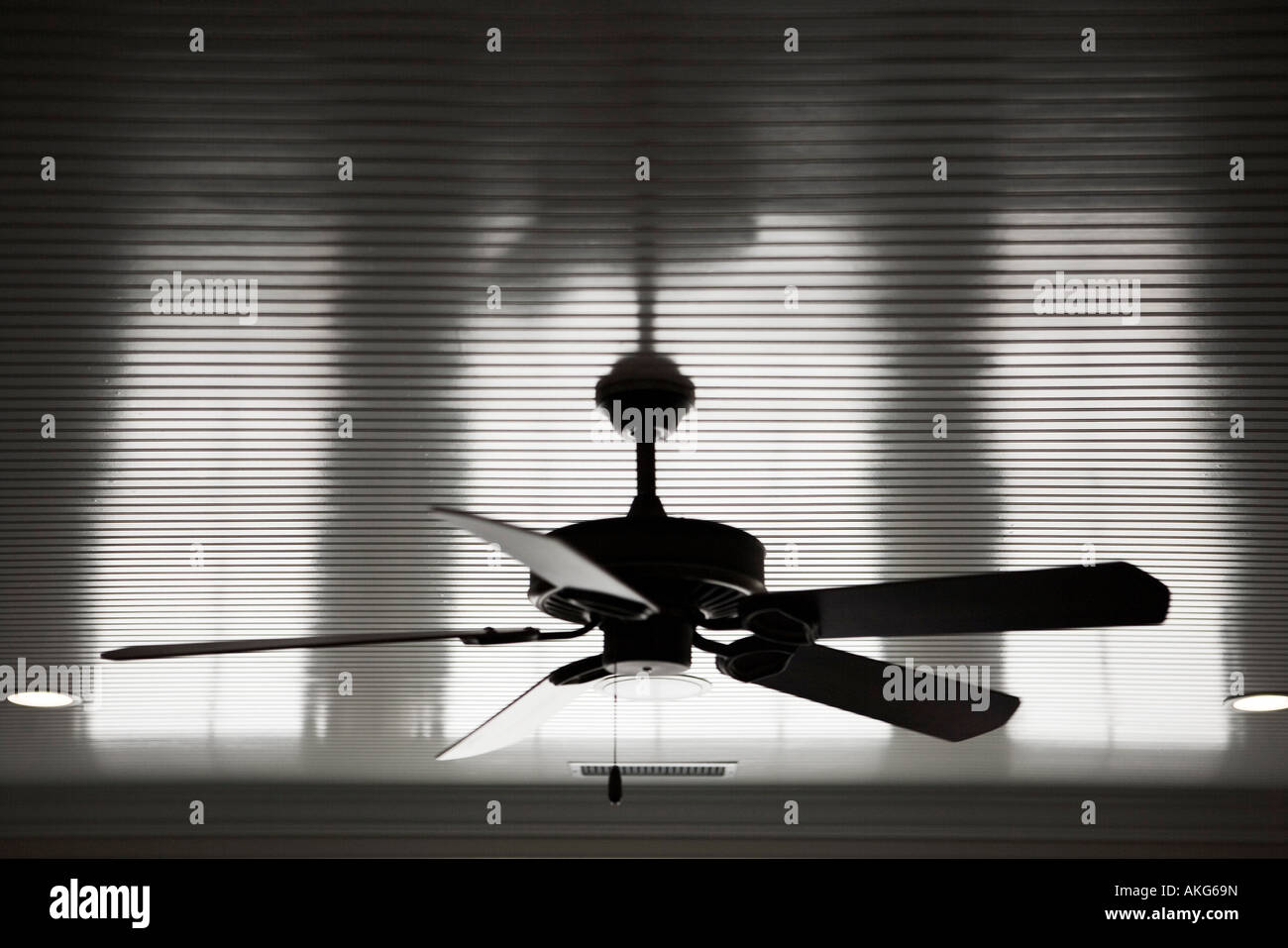 Détail de noir et blanc Ventilateur de plafond. Banque D'Images