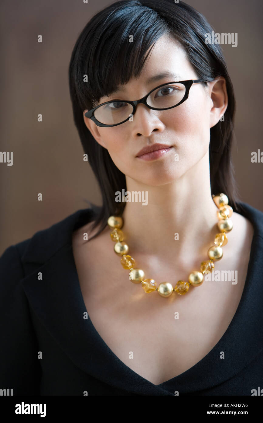 Young woman posing in studio Banque D'Images