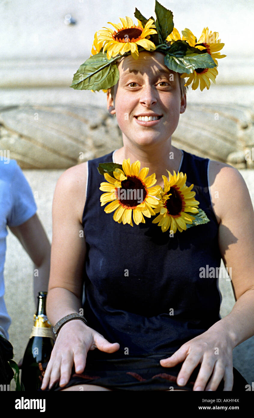 Les protestataires à mai 1999 jour d'émeutes à Trafalgar Square Banque D'Images