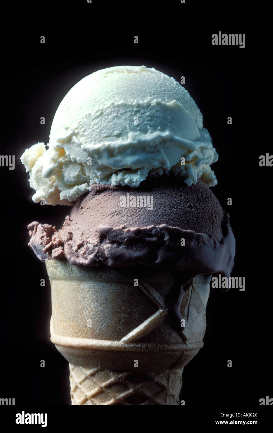 Scoop Double ice cream cone Banque D'Images