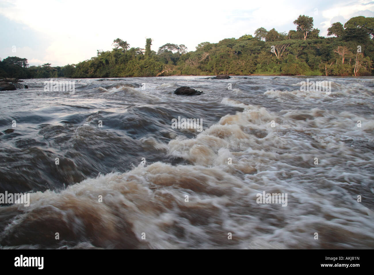 rapides-du-fleuve-congo-banque-de-photographies-et-d-images-haute