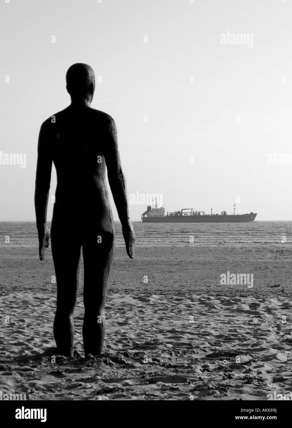 Statue par Anthony Gormley, une autre Place, Liverpool, Royaume-Uni Banque D'Images