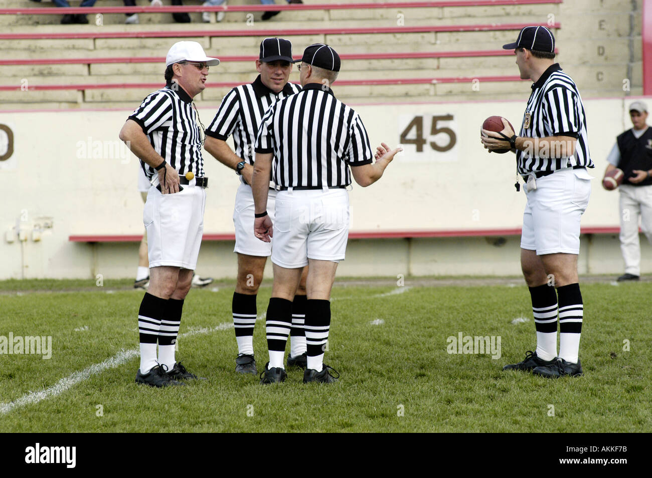 L'action de l'école de football de haut Port Huron au Michigan règles juge-arbitre de mort Banque D'Images