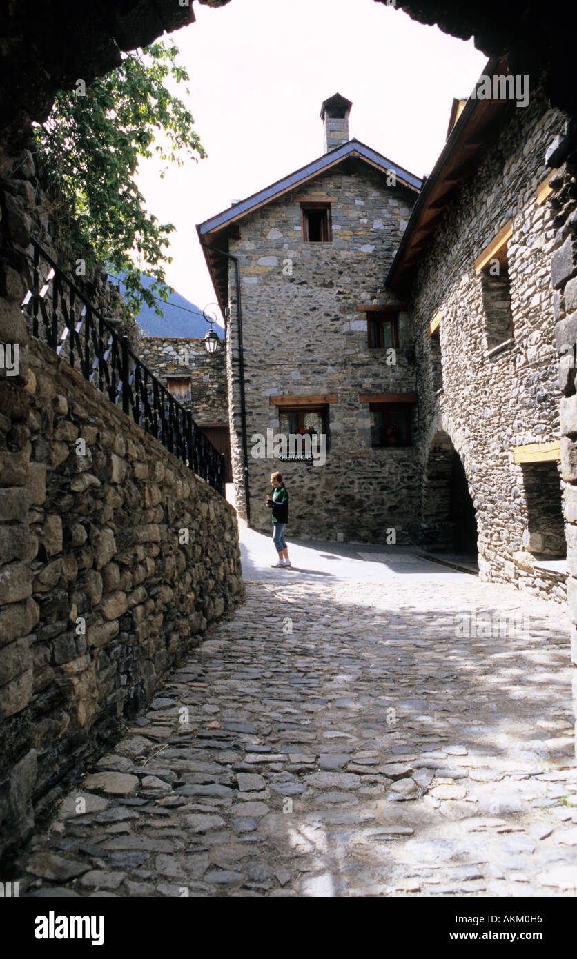 Rue Pavée ville médiévale Boi en Catalogne Espagne Banque D'Images