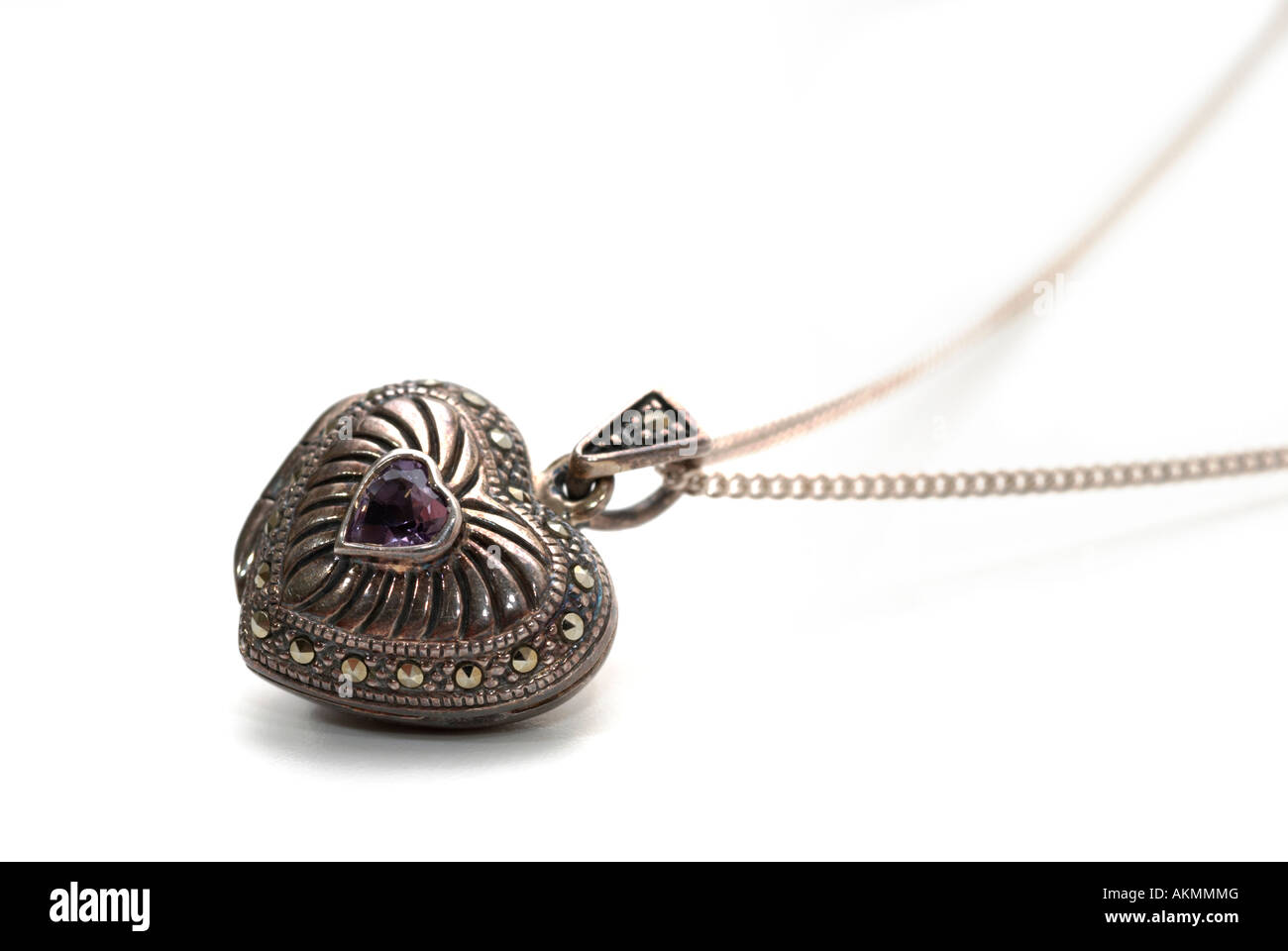 ''Silver collier en forme de coeur Banque D'Images