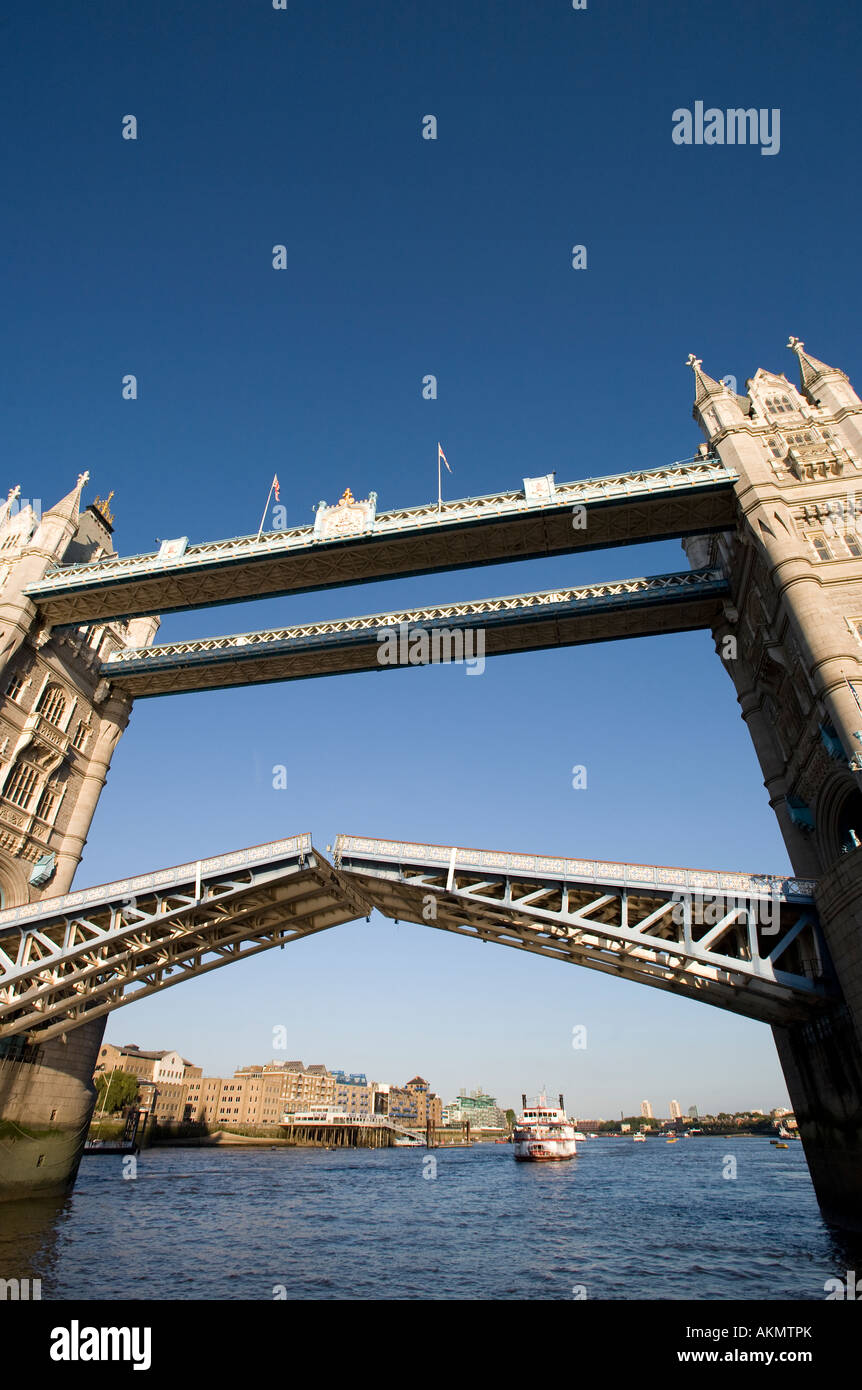 Tower Bridge de nuit. Angleterre Londres Banque D'Images