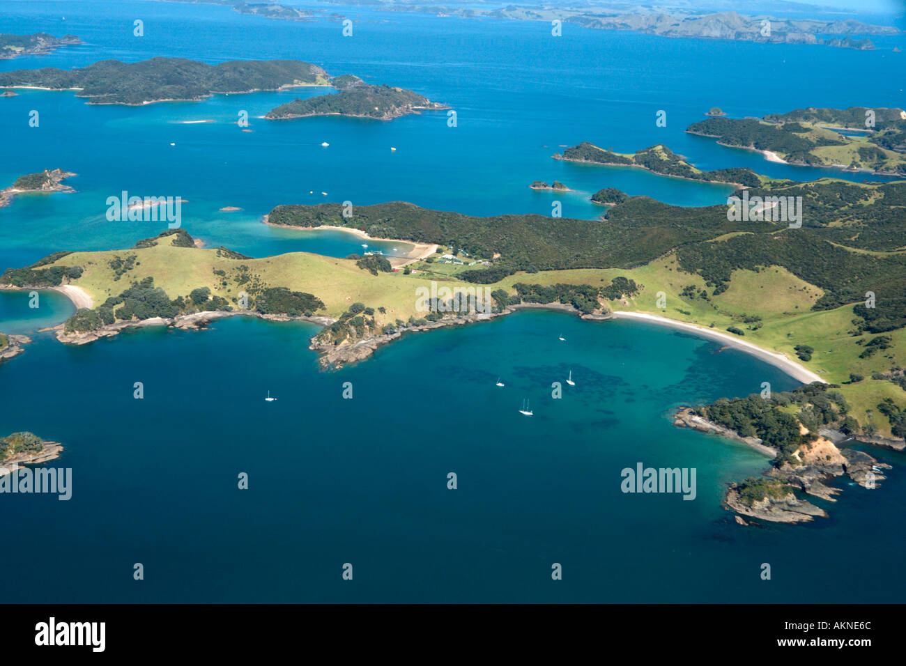 Vue aérienne de la baie des îles à partir d'un petit avion, Northland, North Island, New Zealand Banque D'Images