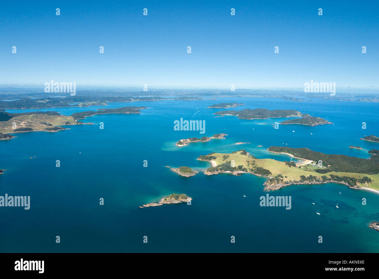 Vue aérienne de la baie des îles à partir d'un petit avion, Northland, North Island, New Zealand Banque D'Images