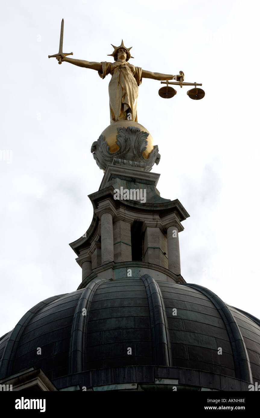 Balance de la Justice Old Bailey London England UK Banque D'Images