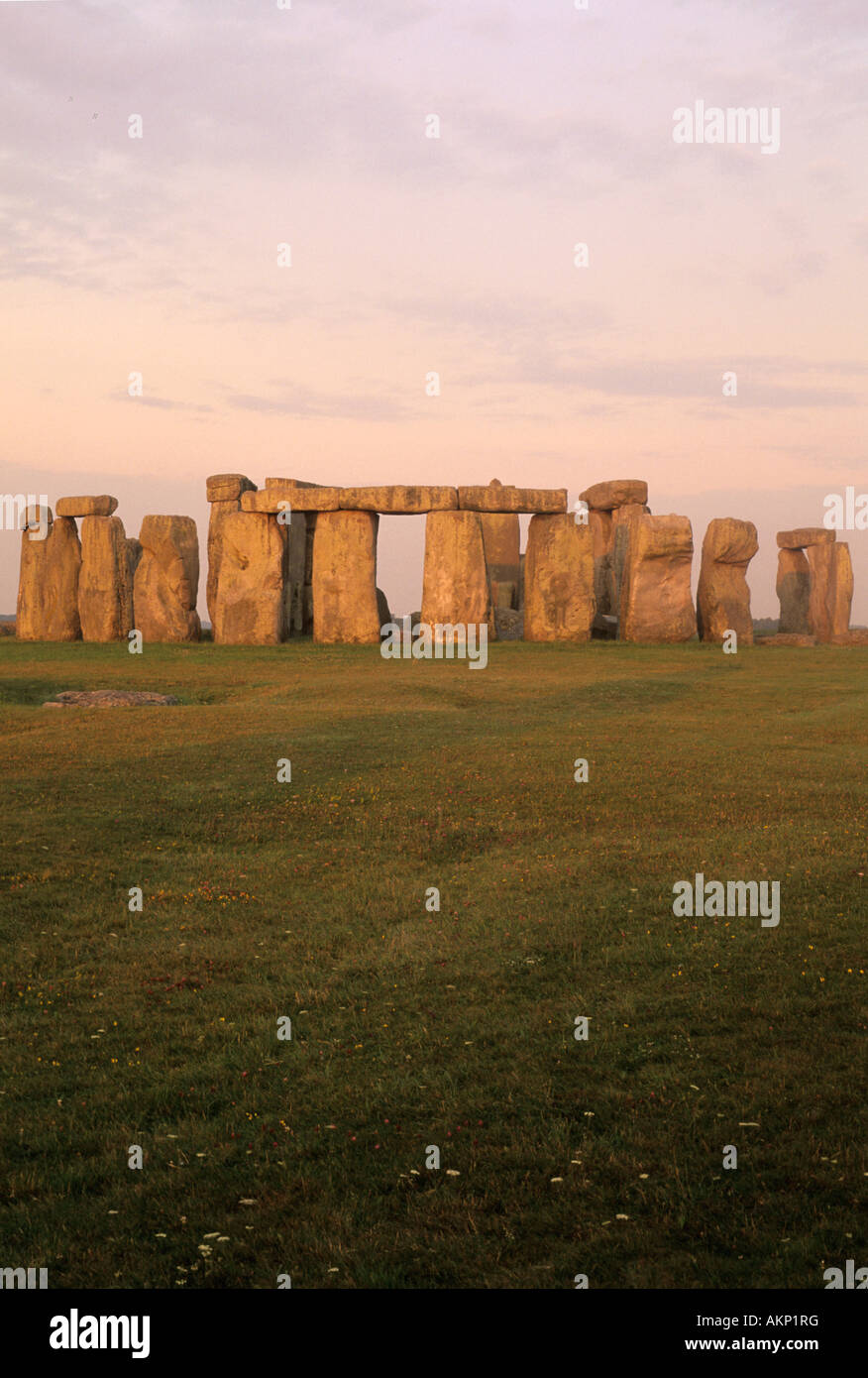 Le cercle de pierres de Stonehenge, néolithique, la plaine de Salisbury, Wiltshire, Angleterre Banque D'Images