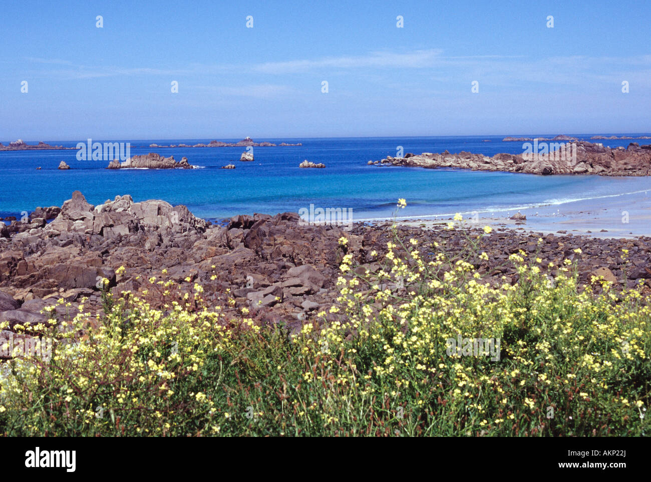 Guernsey channel islands côte ouest tranquille de sable plage été uk go Banque D'Images