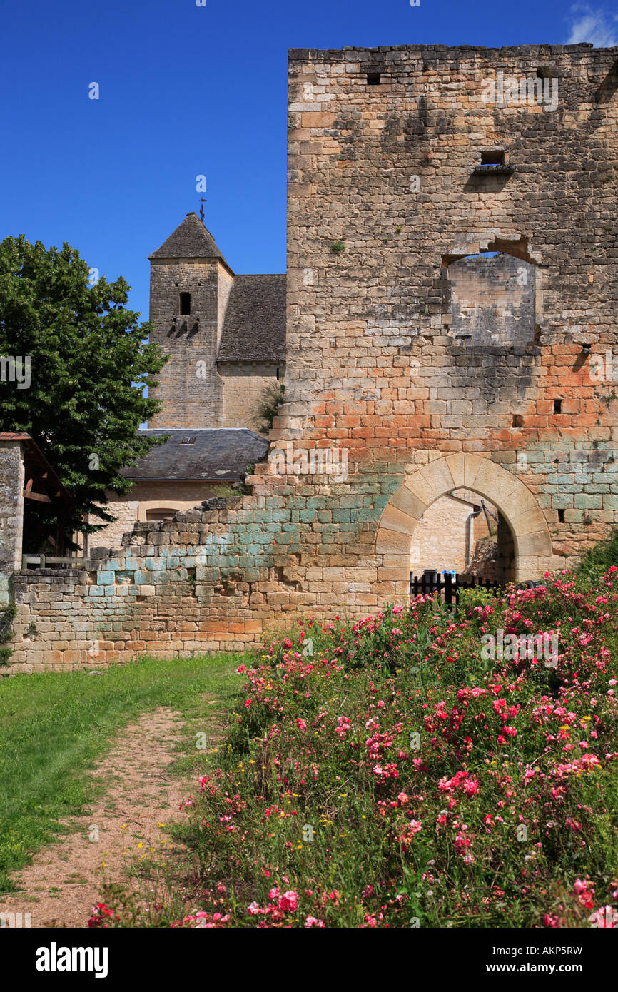 L'église fortifiée de St Amand de Coly Banque D'Images