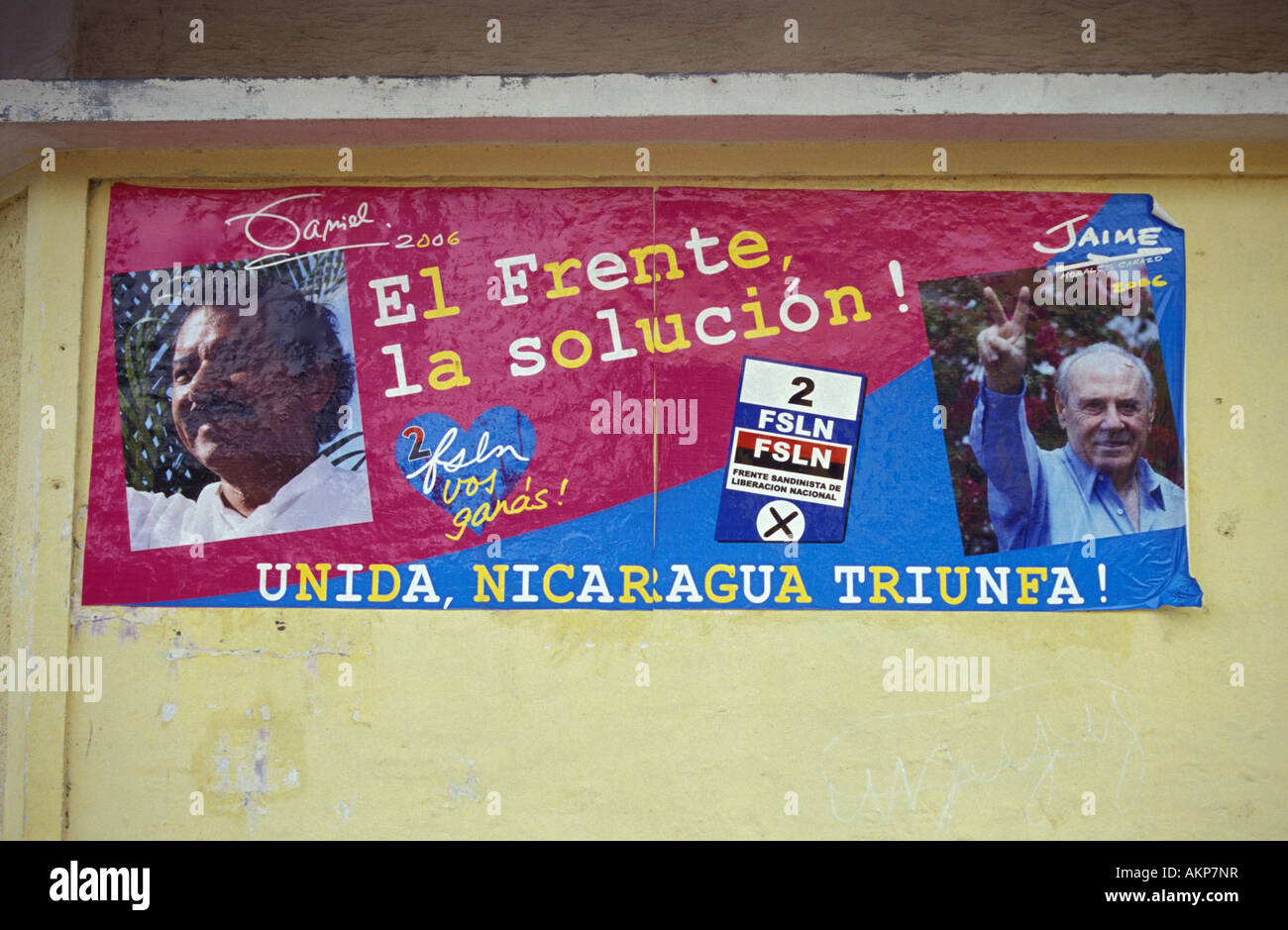 Le FSLN élections présidentielles de 2006 affiche de campagne sur le côté d'un immeuble à Moyogalpa sur Isla de Ometepe ou l'île Ometepe, Nicaragua Banque D'Images