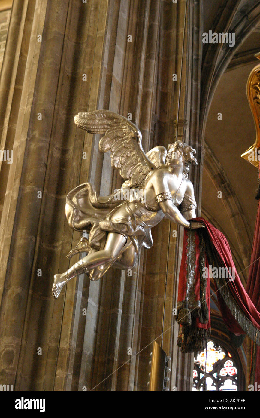 Angel tombe dans le cadre de la décoration d'intérieur St Jean Népomucène Habour Prague Banque D'Images