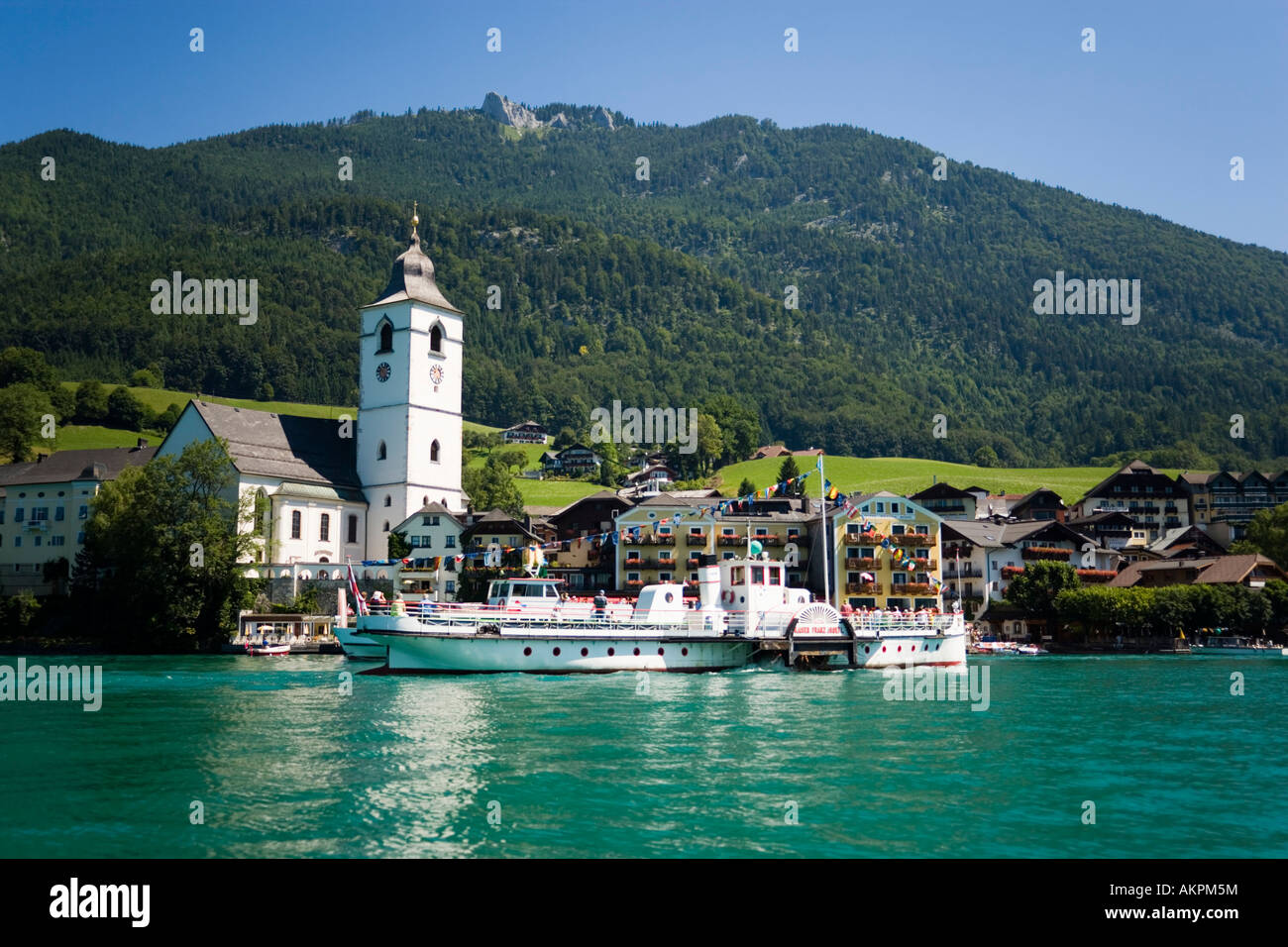 Kaiser Franz Josef Paddlesteamer I St Wolfgang paroisse et église de pèlerinage Haute-autriche Salzkammergut Autriche Banque D'Images