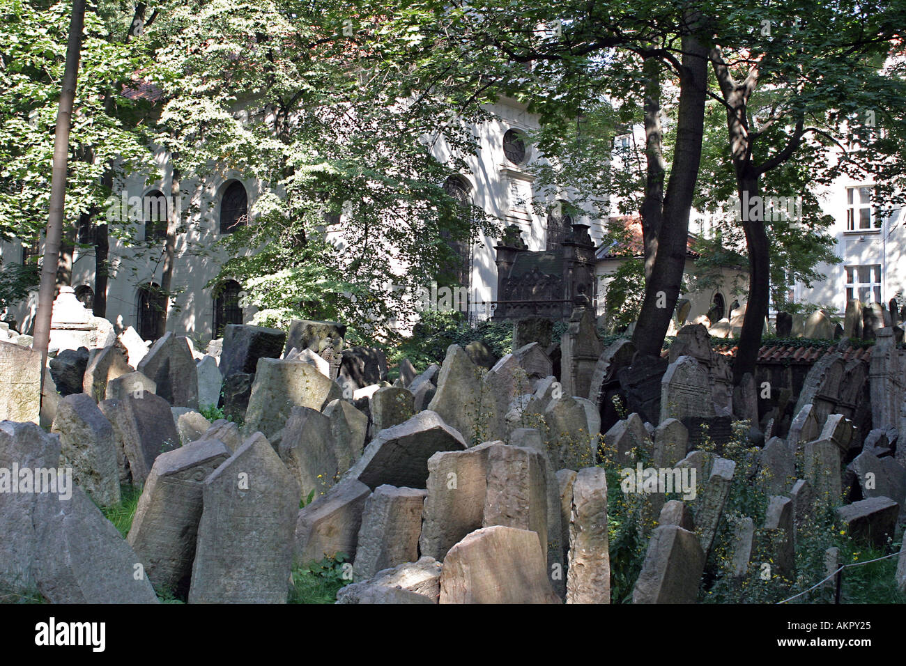 Le vieux cimetière juif dans l'ancien Ghetto, Prague, République tchèque, République Banque D'Images