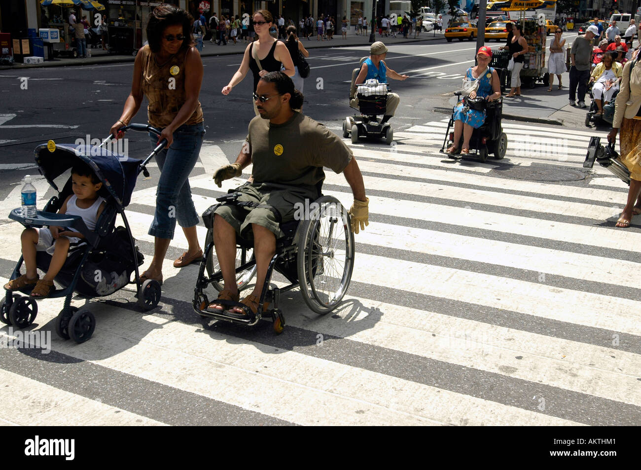 Les personnes handicapées à Midtown Manhattan Banque D'Images