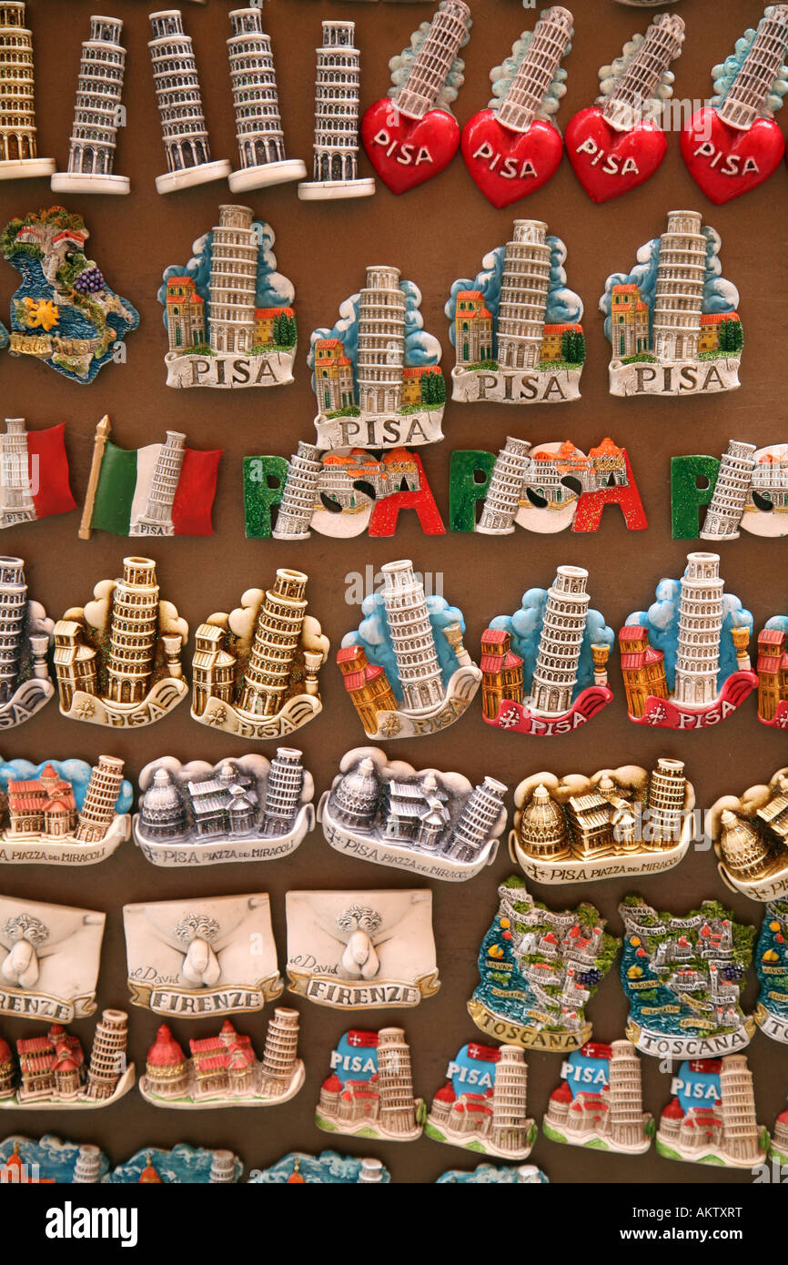 Fridge Magnet magnets de souvenirs à vendre, Pise, Italie Europe Photo  Stock - Alamy