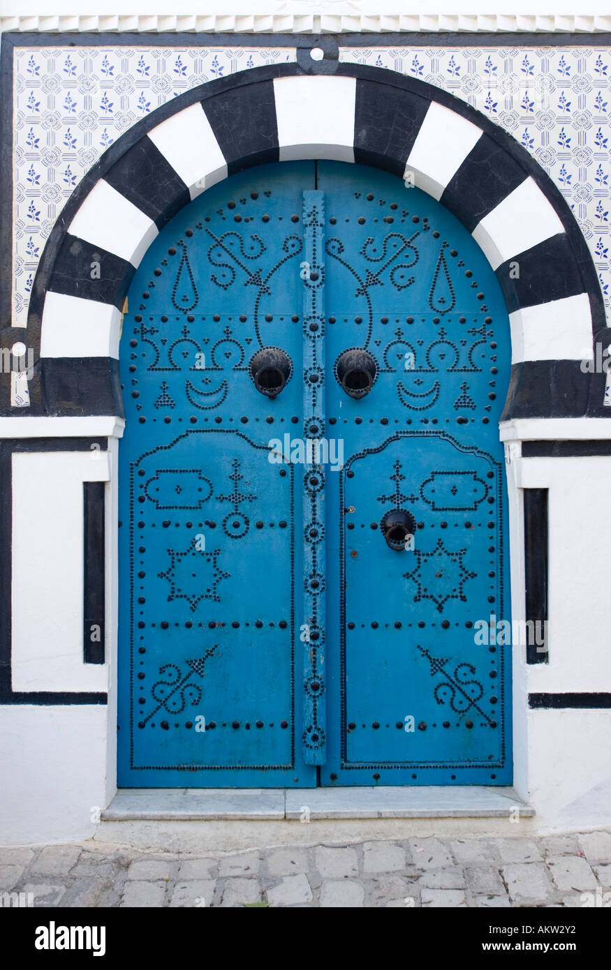 Porte d'entrée décorée Sidi Bou Said Tunisie Banque D'Images
