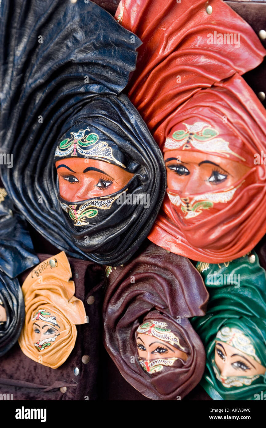 Un masque à des boutiques de souvenirs à Sidi Bou Said Tunisie Banque D'Images
