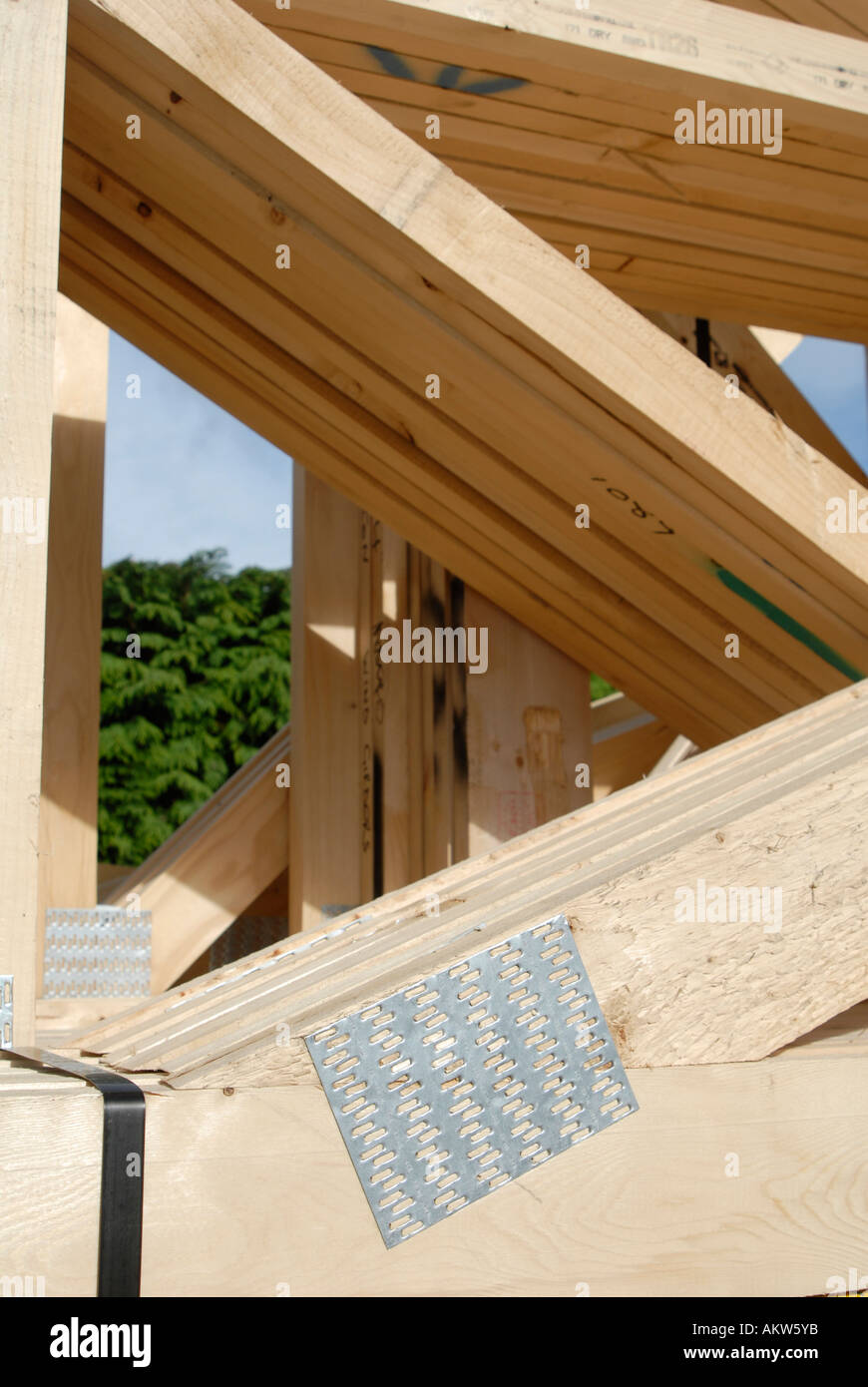 Bois prêt à être utilisé sur le chantier de construction au Royaume-Uni. Banque D'Images Bois prêt à être utilisé sur le chantier de construction au Royaume-Uni. Banque D'Images