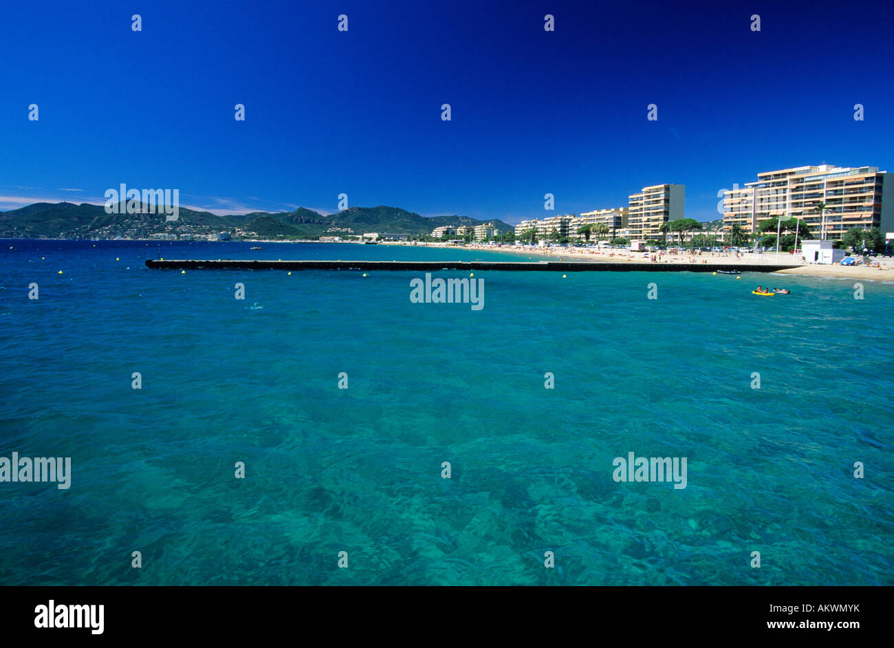 France, Alpes Maritimes, plage et mer entre Cannes et Mandelieu la Napoule Banque D'Images