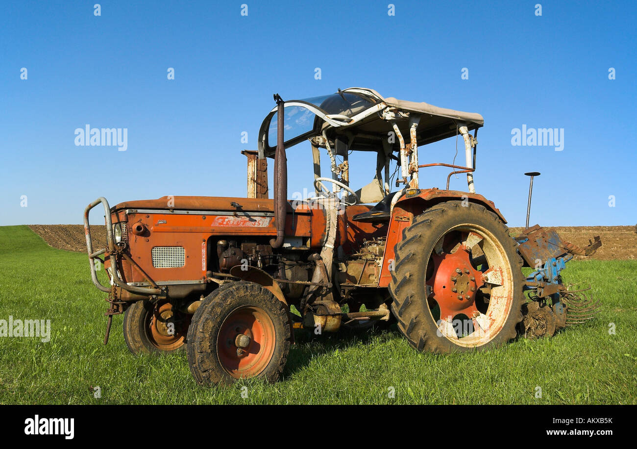 Vieux tracteur Banque D'Images