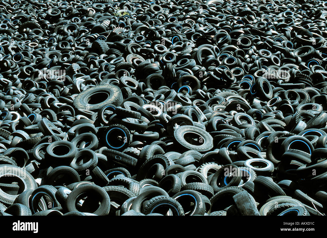 Cimetière de pneus, New York, USA Photo Stock - Alamy