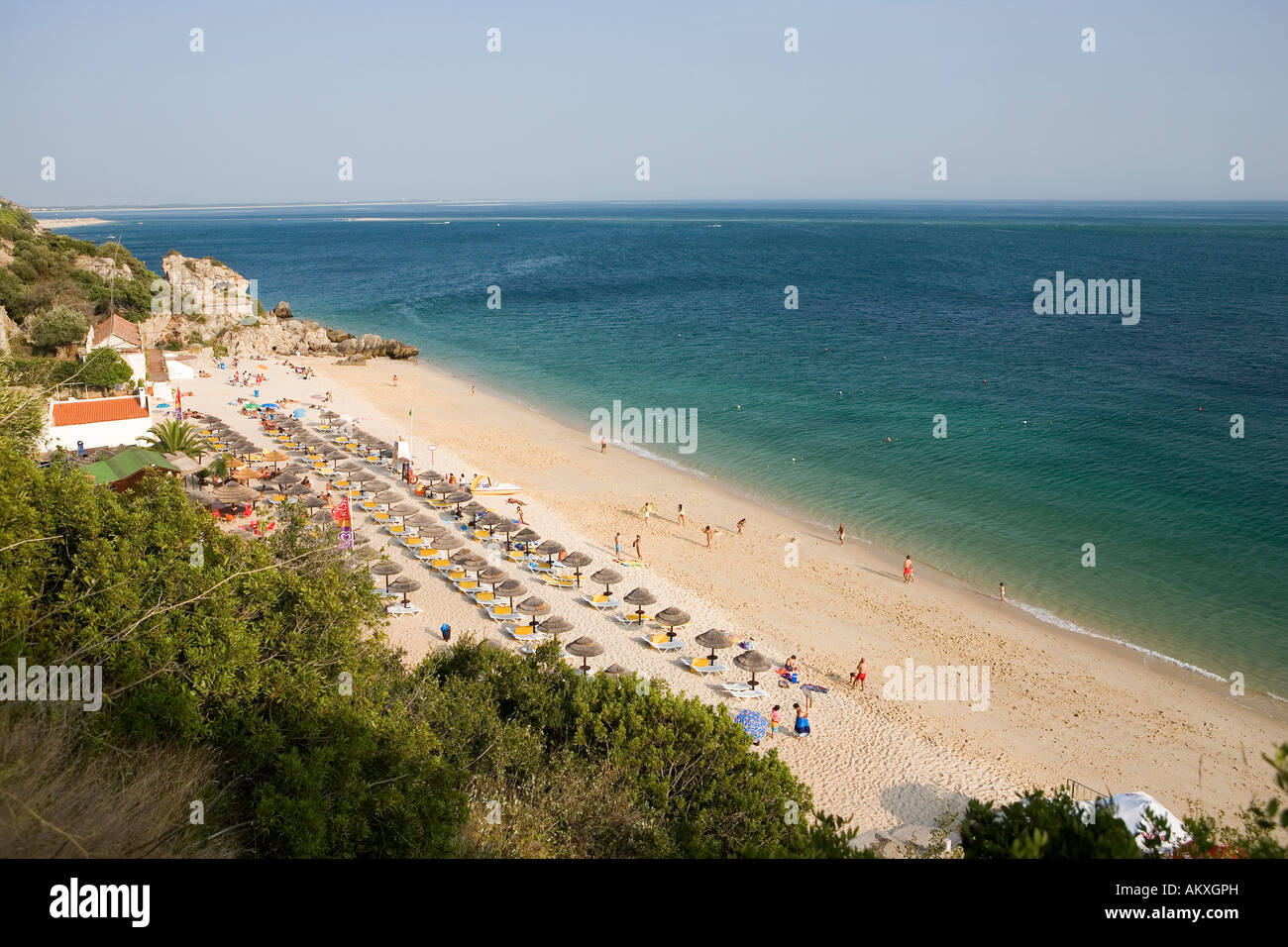 Praia de Galapos Beach, Costa Azul, près de Sesimbra, Portugal, en fin d'après-midi Banque D'Images