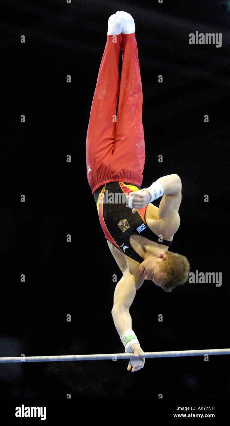 Fabian HAMBUeCHEN Gymnastique artistique GER sur high bar Championnats du Monde de Gymnastique artistique 2007 Stuttgart Bade-wurtemberg Banque D'Images