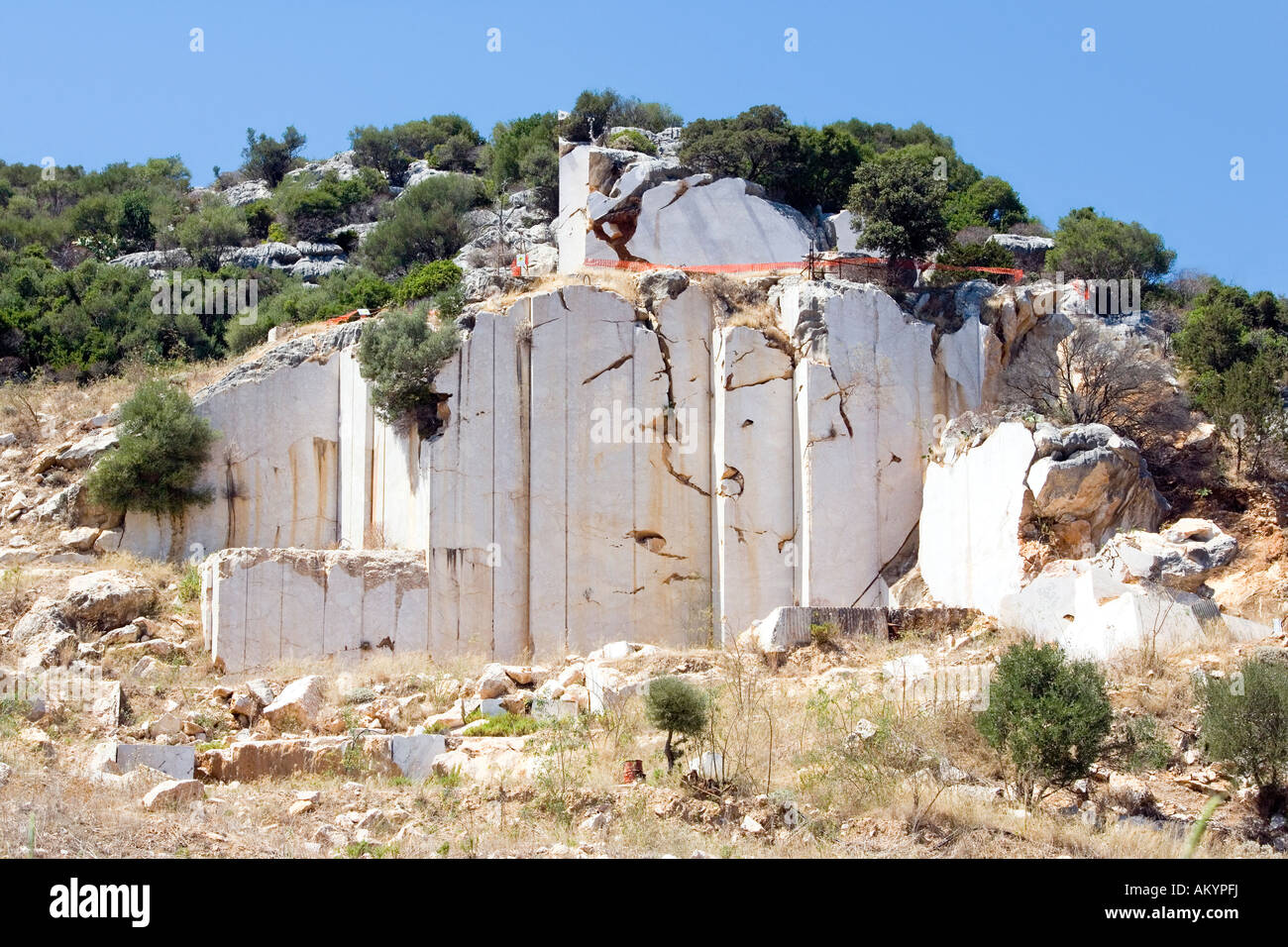 Une pierre de la fosse d'en, près de Orosei, Nuoro, Sardaigne, Italie Banque D'Images