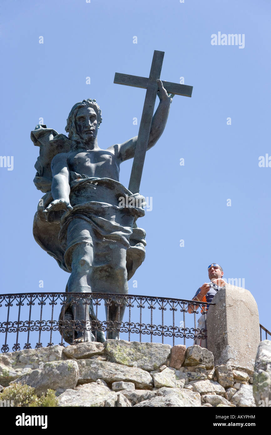 La statue du Sauveur sur la montagne Monte Ortobene, près de Nuoro, Sardaigne, Italie Banque D'Images
