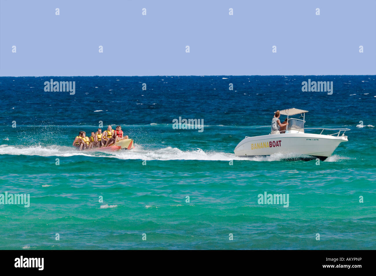 Équitation un Banana Boat, Cala Millor, Majorque, Baleares, Espagne Banque D'Images
