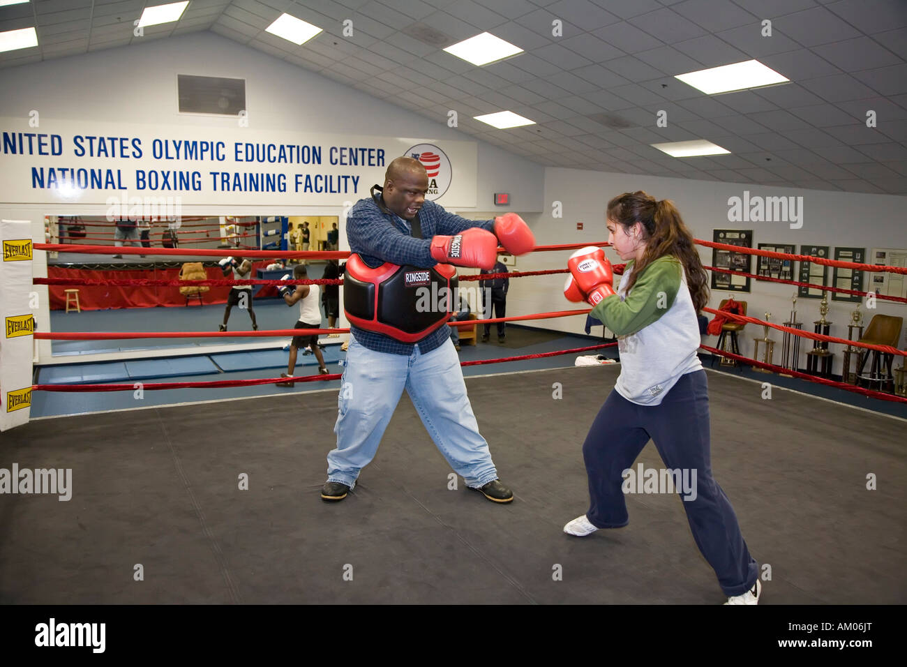 Les boxeurs pour les Jeux Olympiques de train à l'US Centre d'éducation olympique Banque D'Images