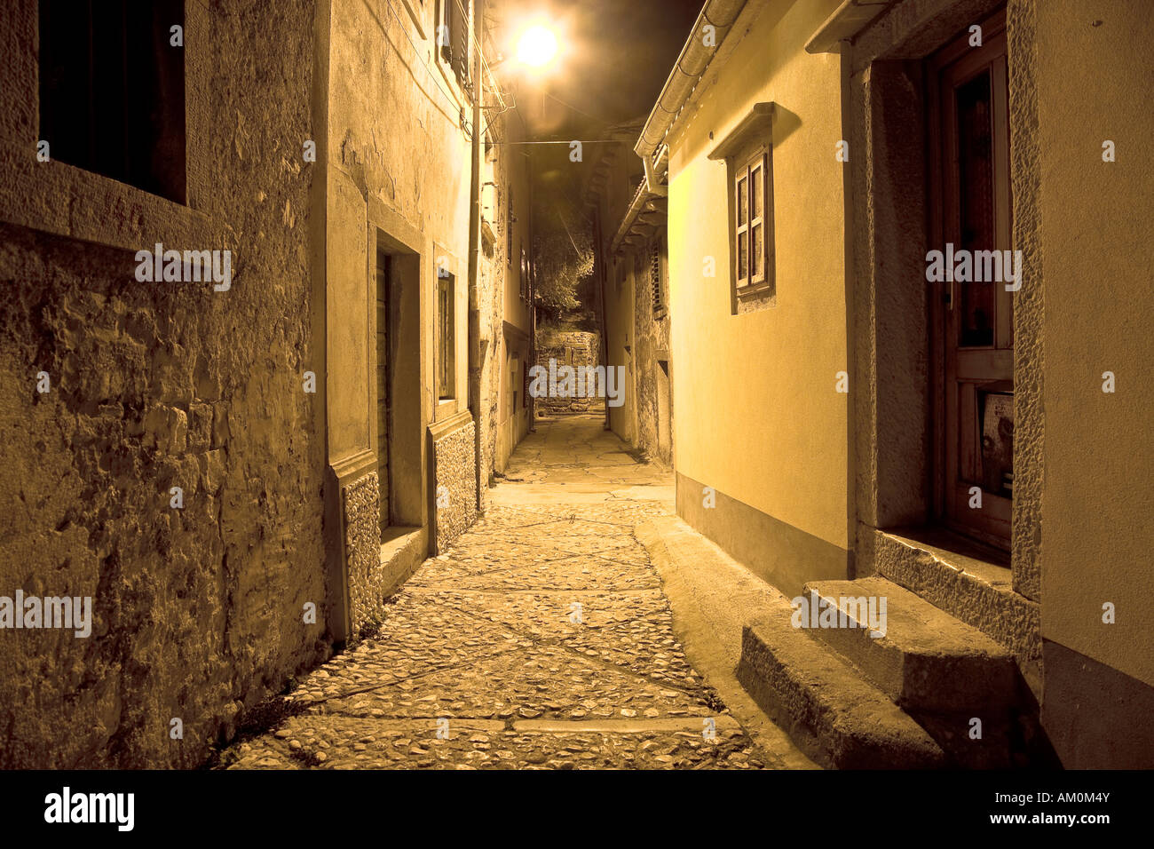 Rues étroites de la vieille ville de Rovinj, Istrie, Croatie Banque D'Images