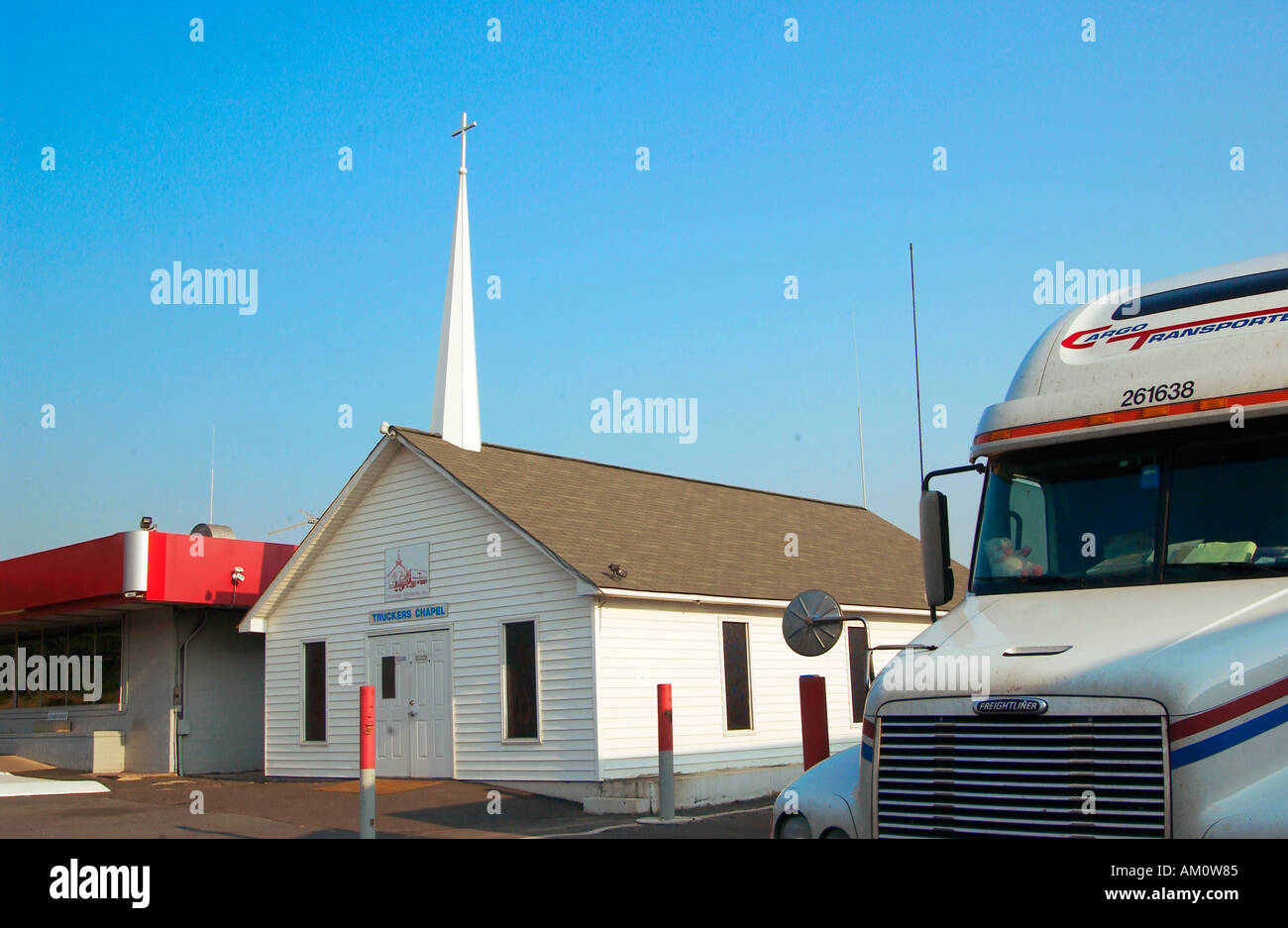 Trucker's Chapel, un havre spirituel pour les chauffeurs de camion, situé au large de l'interstate en Caroline du Nord, États-Unis. Banque D'Images