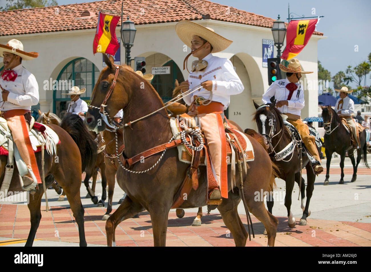 Cow-boy à cheval espagnol au cours de la journée d'ouverture défilé dans State Street Santa Barbara CA Vieux jours espagnol Fiesta 3 Août 2007 7 Banque D'Images